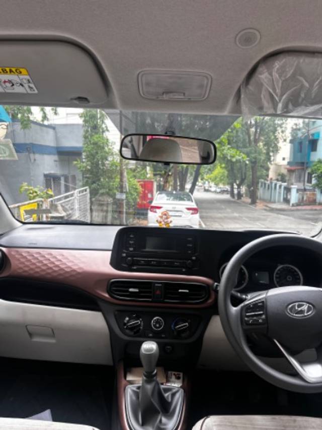 https://images10.gaadi.com/usedgaadi-sellcar/UsedCar/f5c12e4ca/55a06390-3492-402d-8593-89bfc8222cfe.jpeg?imwidth=6402