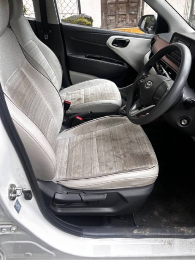 https://images10.gaadi.com/usedgaadi-sellcar/UsedCar/f5c12e4ca/e64a4c49-9e9f-4fad-87d9-0d8c3126279e.jpeg?imwidth=6401