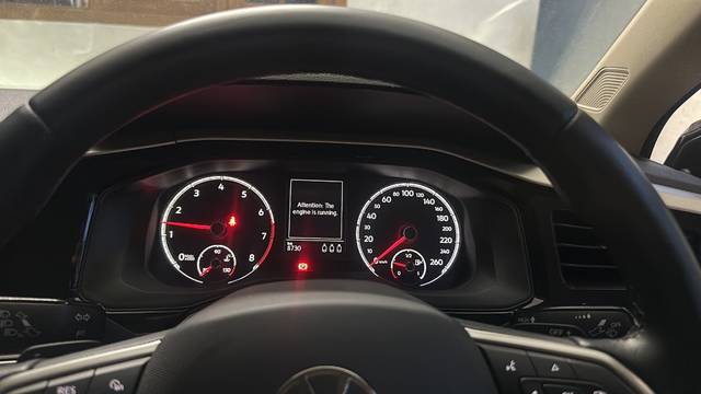 https://images10.gaadi.com/usedgaadi-sellcar/UsedCar/f5c150bba/b99ef88a-5b62-4036-baf9-5a70d8729484.jpeg?imwidth=6402