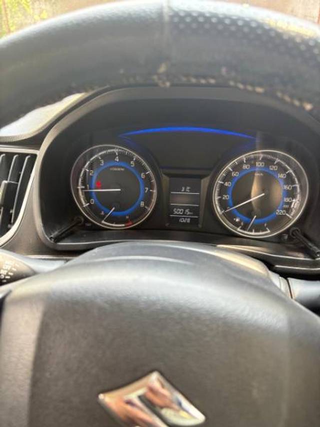 https://images10.gaadi.com/usedgaadi-sellcar/UsedCar/f5c151bda/37157bc7-60d5-441b-a97d-082f6f72e349.jpg?imwidth=6402