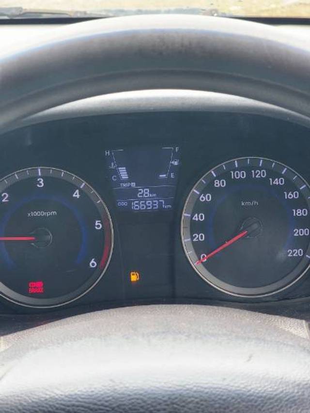 https://images10.gaadi.com/usedgaadi-sellcar/UsedCar/f5c16466a/da5159e3-895a-41eb-aefa-5a02720a19f5.jpg?imwidth=6402