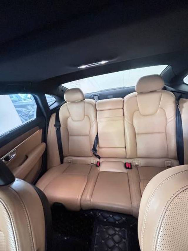 https://images10.gaadi.com/usedgaadi-sellcar/UsedCar/f5c193b3a/0fcd1365-be92-405c-920f-45534a635b4b.jpg?imwidth=6402