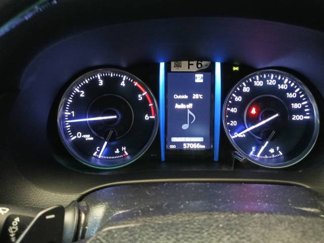 https://images10.gaadi.com/usedgaadi-sellcar/UsedCar/f5c1f032a/9d7481c0-a59a-426f-9e19-21c141d5b505.jpeg?imwidth=6402