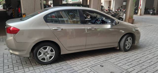 https://images10.gaadi.com/usedgaadi-sellcar/UsedCar/f5c2026ba/6e75c119-c13a-4526-b668-5f8f59d71fb5.jpg?imwidth=6402