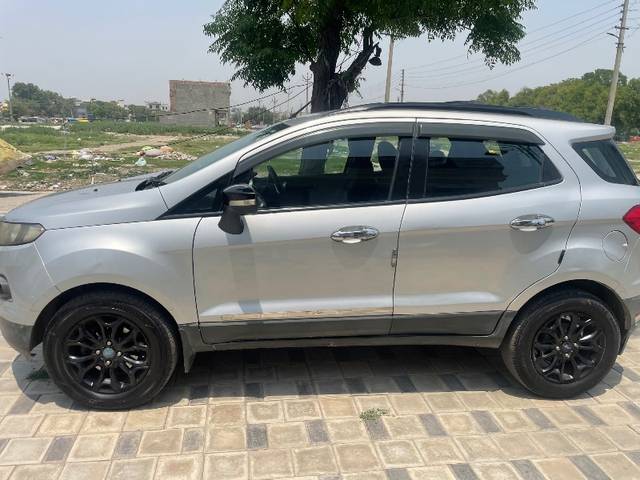 https://images10.gaadi.com/usedgaadi-sellcar/UsedCar/f5c21ea4a/58fcf3fd-5bff-4191-8ffc-add4b55e786a.jpeg?imwidth=6401