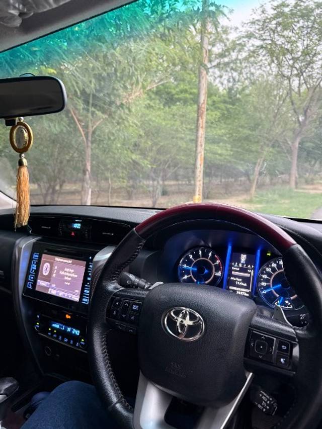 https://images10.gaadi.com/usedgaadi-sellcar/UsedCar/f5c231a9a/a05bf39d-4e78-4e43-b1c3-c6b11ebb4d13.jpeg?imwidth=6401