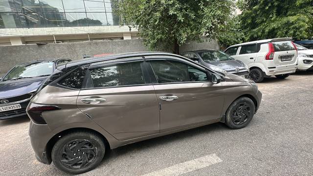 https://images10.gaadi.com/usedgaadi-sellcar/UsedCar/f5c2aa11a/c8ab8bab-a0e0-4fd0-8154-91f52e15bda9.jpeg?imwidth=6401