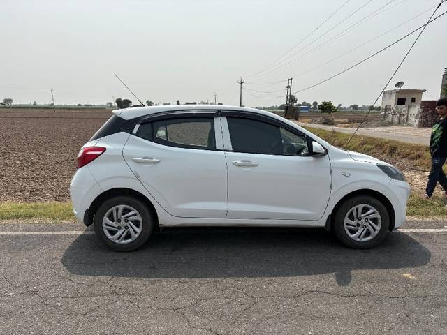 https://images10.gaadi.com/usedgaadi-sellcar/UsedCar/f5c2b63ca/efb9a364-bf1d-4fa7-840e-fb770cb0a31a.jpeg?imwidth=6401