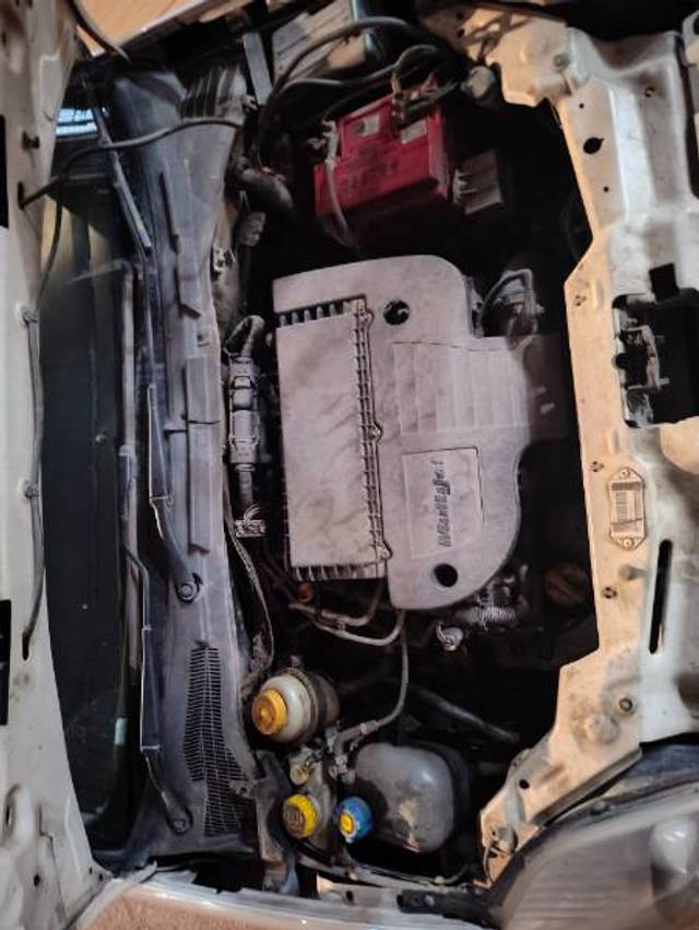 https://images10.gaadi.com/usedgaadi-sellcar/UsedCar/f5c2ff3ba/516dae61-e5d5-415f-916a-cf92fa954677.jpg?imwidth=6401