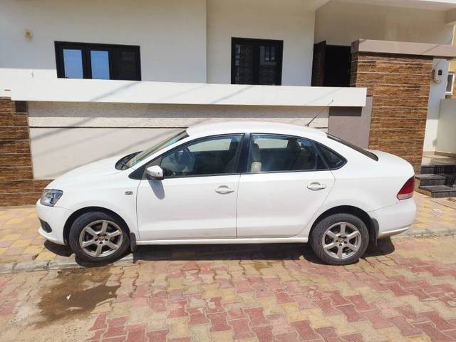 https://images10.gaadi.com/usedgaadi-sellcar/UsedCar/f5c308f9a/40802ddc-50bd-4056-8e70-55c10f8933ea.jpg?imwidth=6402
