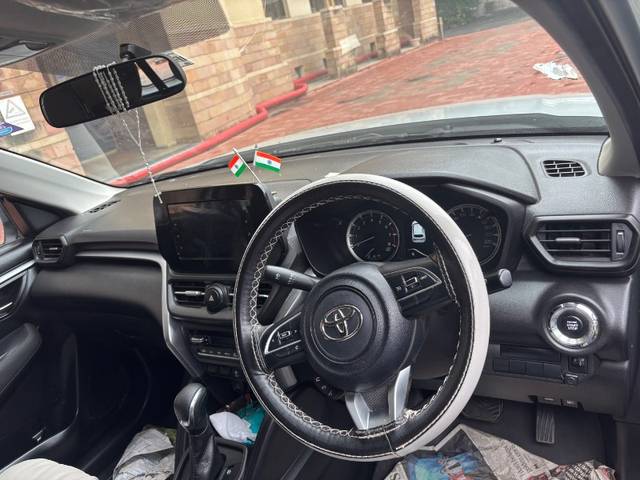 https://images10.gaadi.com/usedgaadi-sellcar/UsedCar/f5c3447aa/804bfe4f-67e8-421d-a475-0e0e2bc70f72.jpeg?imwidth=6402