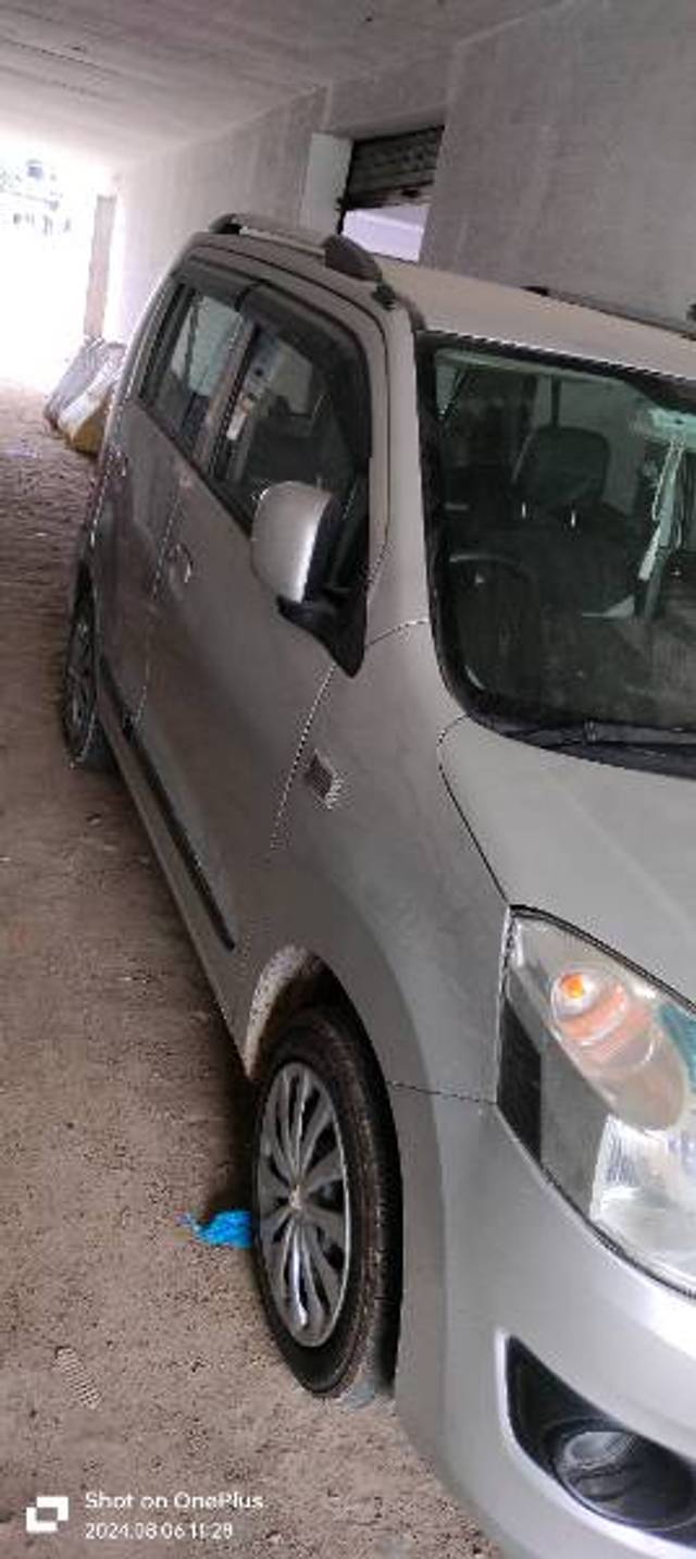 https://images10.gaadi.com/usedgaadi-sellcar/UsedCar/f5c358d6a/f1d8acb5-993e-4d23-b68a-e0273cb46c2c.jpg?imwidth=6402