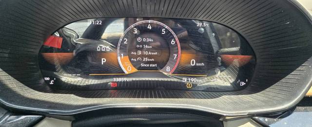 https://images10.gaadi.com/usedgaadi-sellcar/UsedCar/f5c35befa/700e8ed6-0331-44b7-9996-70f3a7a3edf4.jpg?imwidth=6402