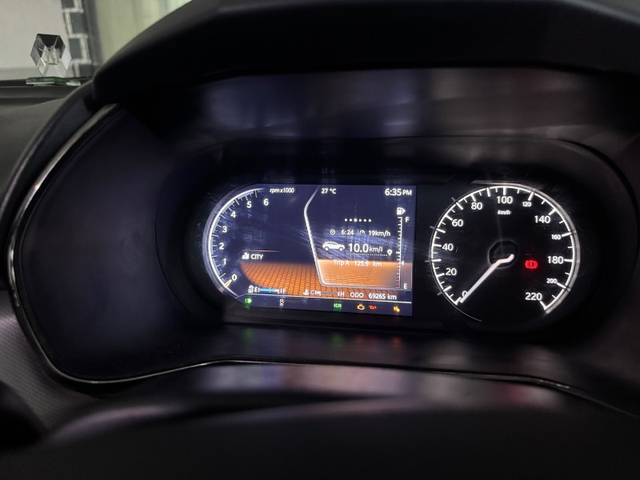 https://images10.gaadi.com/usedgaadi-sellcar/UsedCar/f5c374a9a/7bc0c9cd-34ad-4a4d-821e-8c602870d1dc.jpeg?imwidth=6401