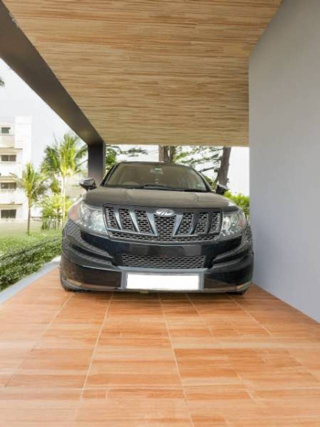 https://images10.gaadi.com/usedgaadi-sellcar/UsedCar/f5c39c44a/24cea57d-5efb-4312-acd7-324505444a3b.jpg?imwidth=6401