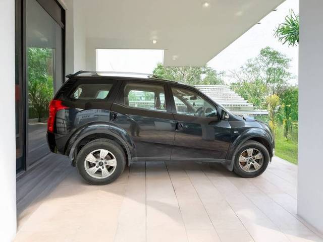 https://images10.gaadi.com/usedgaadi-sellcar/UsedCar/f5c39c44a/e67b027b-7cc2-48fb-90df-f9048b41c2bb.jpg?imwidth=6400