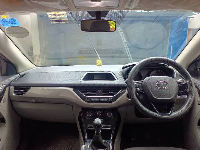 https://images10.gaadi.com/usedgaadi-sellcar/UsedCar/f5c41b03a/29f0465c-3b15-4c1c-bc55-5ab83c4d1232.jpg?imwidth=6400
