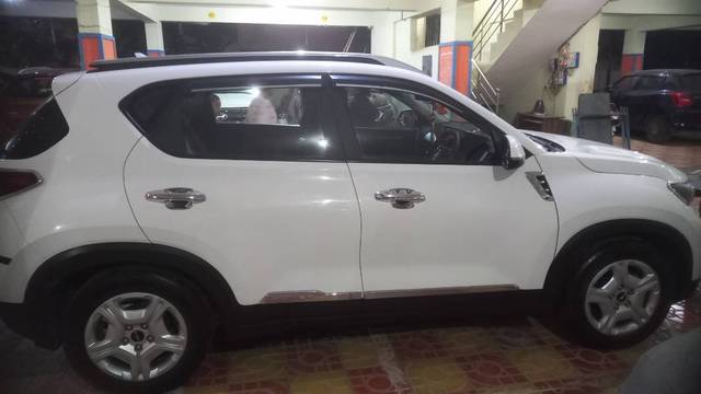 https://images10.gaadi.com/usedgaadi-sellcar/UsedCar/f5c4b70aa/ff2bcfb3-e825-4e7f-a1c6-e773bb86267c.jpg?imwidth=6401
