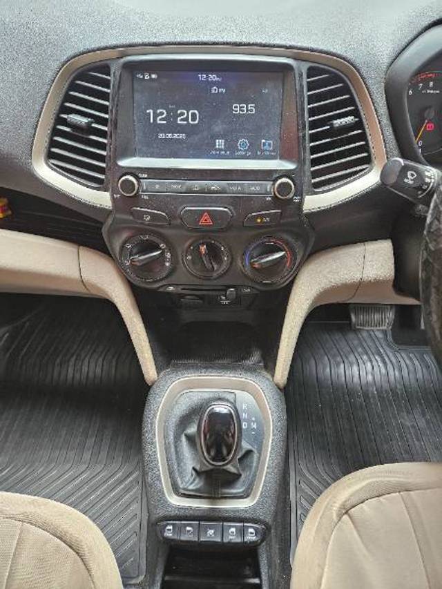 https://images10.gaadi.com/usedgaadi-sellcar/UsedCar/f5c4b86da/d094c621-3849-4dc4-add9-1307feac7295.jpg?imwidth=6402