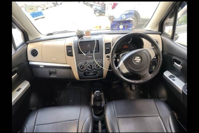 https://images10.gaadi.com/usedgaadi-sellcar/UsedCar/f5c4f178a/c38f6619-a379-4e5a-bc3c-fe4114067711.jpeg?imwidth=6402