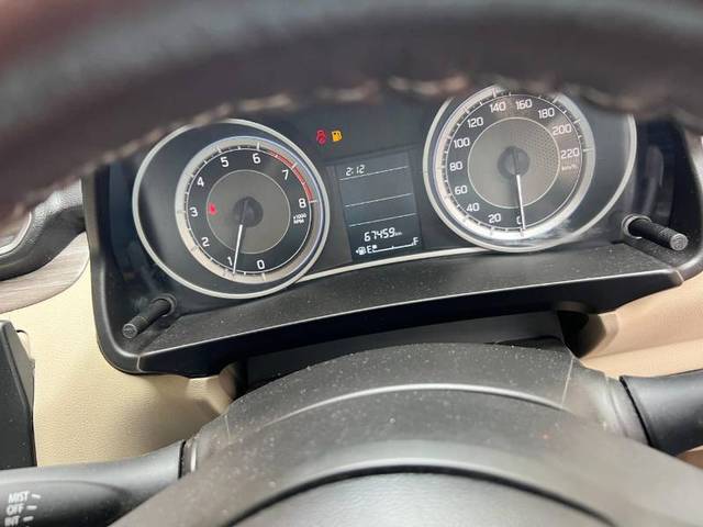 https://images10.gaadi.com/usedgaadi-sellcar/UsedCar/f5c54ca0a/e0d0d866-6bfe-498d-9746-cb4bd324f2dc.jpg?imwidth=6402