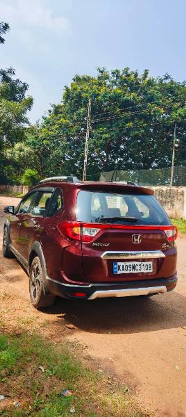 https://images10.gaadi.com/usedgaadi-sellcar/UsedCar/f5c56b30a/79ba7383-74b6-439c-898a-92fc697844be.jpg?imwidth=6401