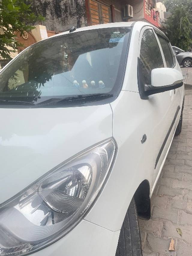 https://images10.gaadi.com/usedgaadi-sellcar/UsedCar/f5c6a3a1a/250e0d6d-a191-48ce-9ac9-5a5b0c8dd0fb.jpeg?imwidth=6402