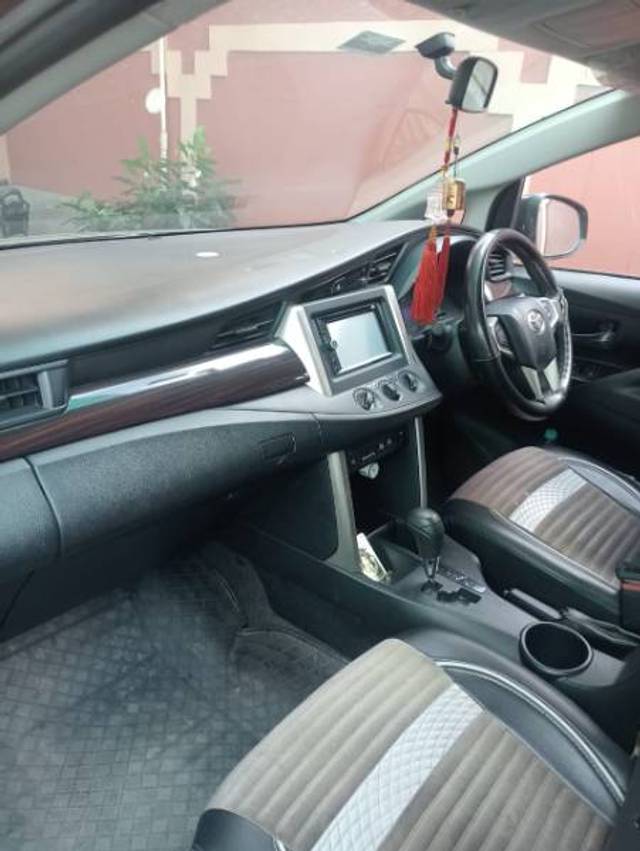 https://images10.gaadi.com/usedgaadi-sellcar/UsedCar/f5c6b12ba/5773f3fb-5d1f-425e-bdd1-db9cd7f6d3e5.jpg?imwidth=6402