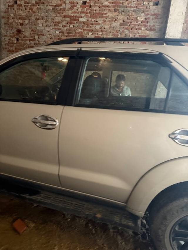 https://images10.gaadi.com/usedgaadi-sellcar/UsedCar/f5c6fac8a/c5b07b25-43d7-4f23-a5a6-2ea3d5f27bc3.jpeg?imwidth=6401