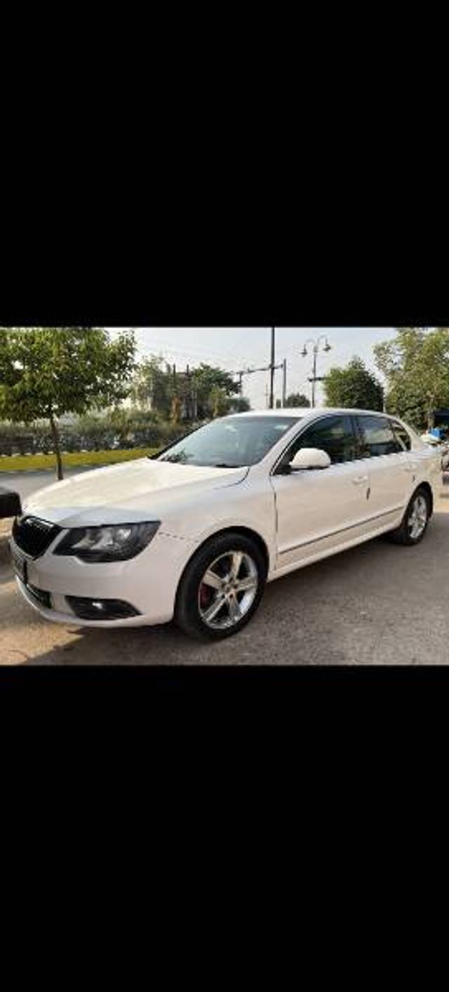 https://images10.gaadi.com/usedgaadi-sellcar/UsedCar/f5c71e94a/f04feb9b-8284-4683-bba0-9334af0f5c22.jpg?imwidth=6400