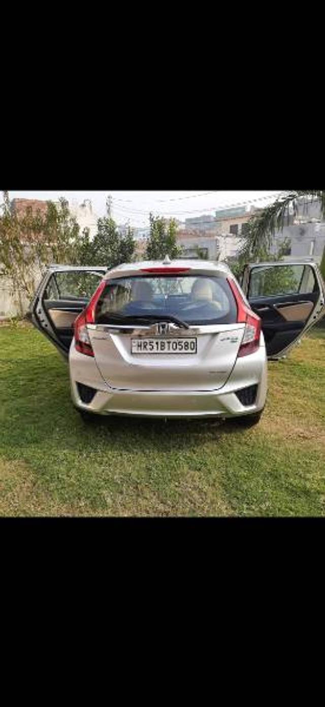 https://images10.gaadi.com/usedgaadi-sellcar/UsedCar/f5c72cf5a/0a77b985-4007-443a-ba7f-5bac9b65fd26.jpg?imwidth=6400