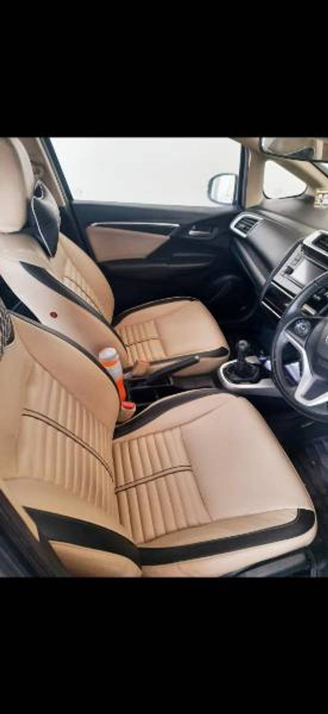 https://images10.gaadi.com/usedgaadi-sellcar/UsedCar/f5c72cf5a/0faa87ae-2f16-4d77-acd4-e836613e5f01.jpg?imwidth=6402