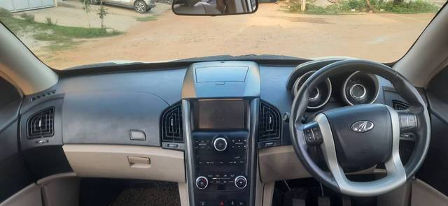 https://images10.gaadi.com/usedgaadi-sellcar/UsedCar/f5c78a97a/aec27dbe-8b05-4b0d-82c2-f41435cd4b07.jpg?imwidth=6402