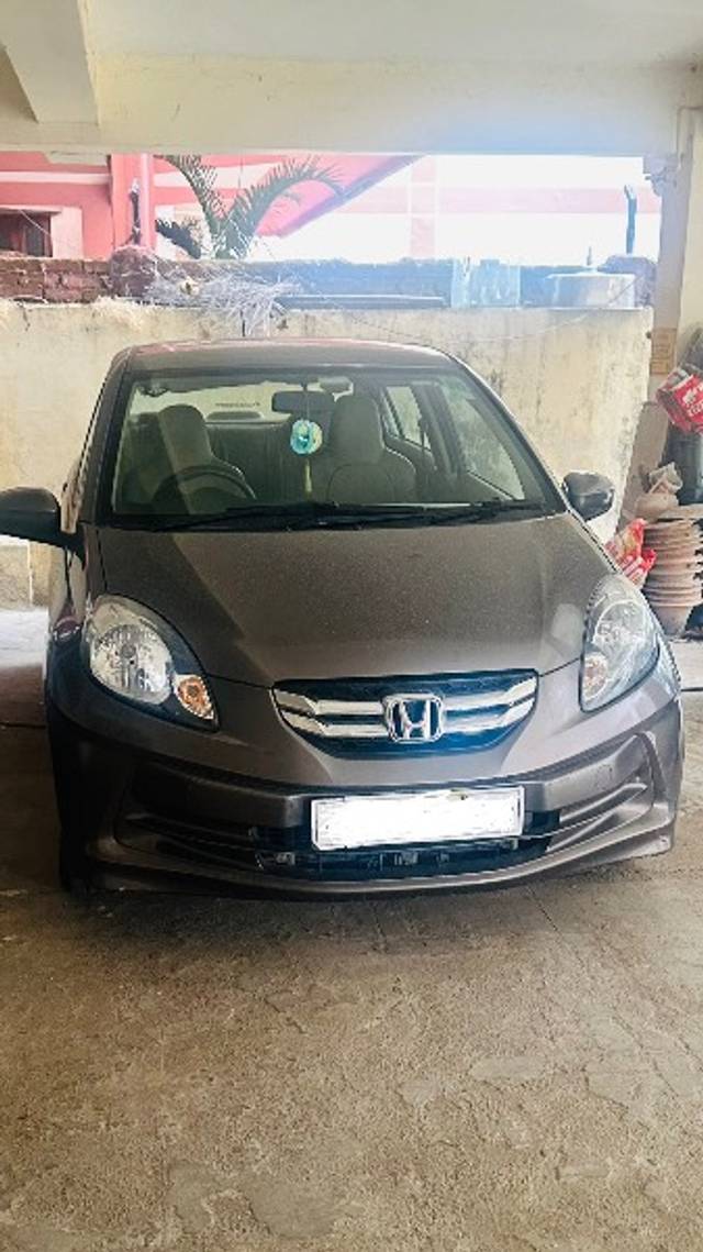 https://images10.gaadi.com/usedgaadi-sellcar/UsedCar/f5c7c7e5a/c8e291da-c3d7-46db-990c-fc2fbb613273.jpeg?imwidth=6400