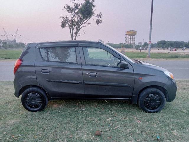 https://images10.gaadi.com/usedgaadi-sellcar/UsedCar/f5c8ce9ba/b3e84785-59a0-4051-bb38-b92afe746fd5.jpg?imwidth=6401