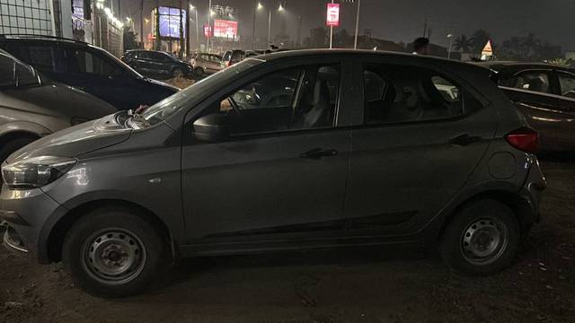 https://images10.gaadi.com/usedgaadi-sellcar/UsedCar/f5c8de44a/8fcac9cc-d429-4e6d-ba6e-bf883d984323.jpg?imwidth=6401