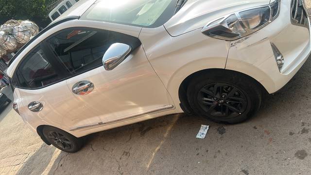 https://images10.gaadi.com/usedgaadi-sellcar/UsedCar/f5c9297ca/8da50357-17a0-4552-834b-54c8e86d9143.jpeg?imwidth=6402