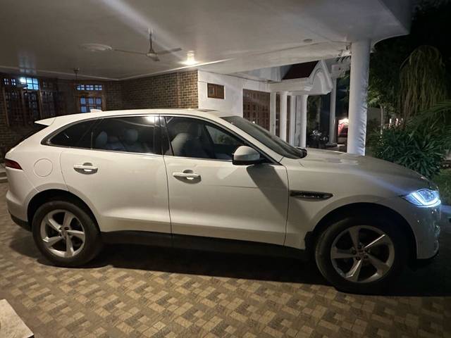 https://images10.gaadi.com/usedgaadi-sellcar/UsedCar/f5c95e9ea/1b521df5-6116-4bd1-9b0d-2bb8765c72a6.jpeg?imwidth=6401
