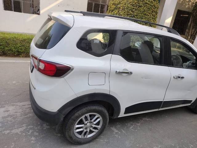 https://images10.gaadi.com/usedgaadi-sellcar/UsedCar/f5c972e1a/57d8160a-f19f-4494-a70a-e0ba26c689f2.jpeg?imwidth=6402