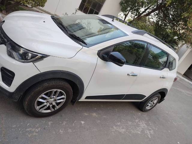 https://images10.gaadi.com/usedgaadi-sellcar/UsedCar/f5c972e1a/c2cc19b3-3d70-4a57-93d2-ea3f56d8f4f2.jpeg?imwidth=6400