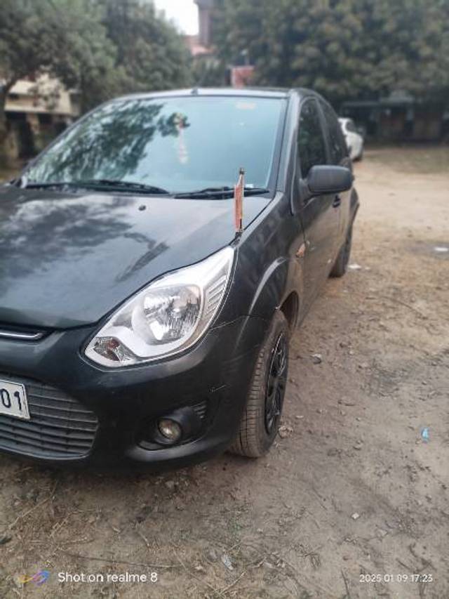https://images10.gaadi.com/usedgaadi-sellcar/UsedCar/f5c9b932a/5dab17a6-d9e8-4a14-ac34-a6e24fbc4e13.jpg?imwidth=6402