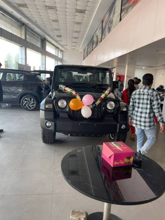 https://images10.gaadi.com/usedgaadi-sellcar/UsedCar/f5c9e0c7a/f64d1f0e-fd42-46f3-8c9f-d909747bcb33.jpg?imwidth=6400