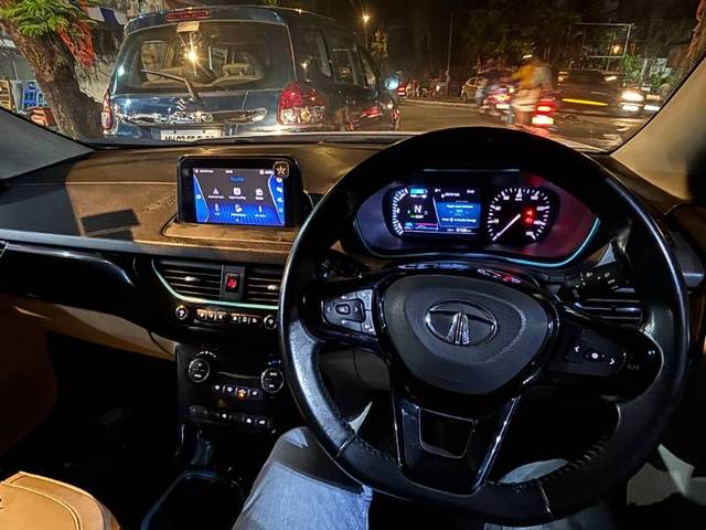 https://images10.gaadi.com/usedgaadi-sellcar/UsedCar/f5ca7e31a/f3b6ba0a-68f4-4873-b372-5403cbcfcc58.jpeg?imwidth=6401