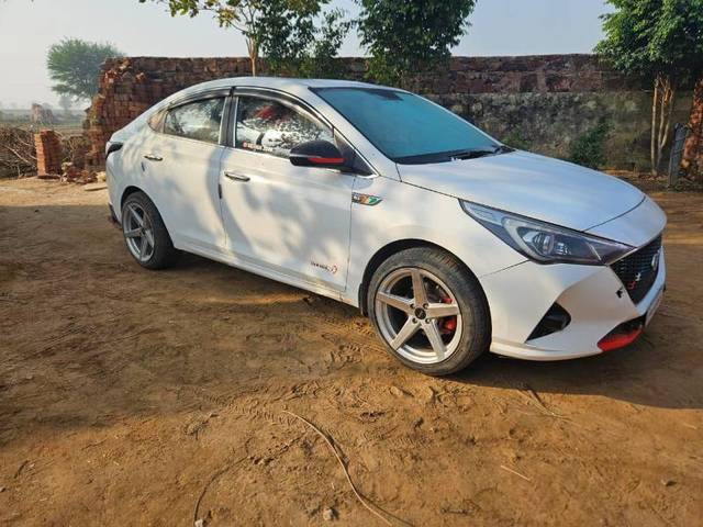 https://images10.gaadi.com/usedgaadi-sellcar/UsedCar/f5caaeb3a/f513dd3d-c494-4b88-8ab5-1c5c859a675b.jpg?imwidth=6400