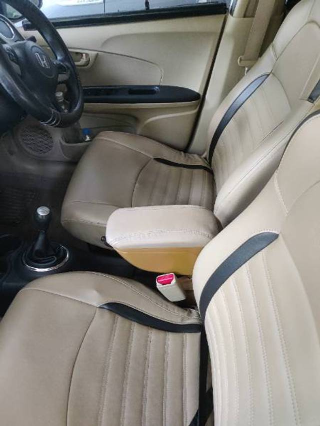 https://images10.gaadi.com/usedgaadi-sellcar/UsedCar/f5cabacba/bc6aa307-281d-4c1f-81fd-3c231df4660a.jpg?imwidth=6402