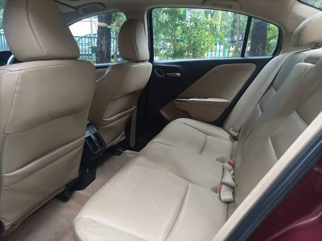 https://images10.gaadi.com/usedgaadi-sellcar/UsedCar/f5cabb98a/ff1ffebb-9286-4ebf-beb8-80819f360066.jpg?imwidth=6401