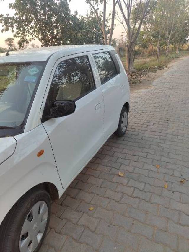 https://images10.gaadi.com/usedgaadi-sellcar/UsedCar/f5cb09b1a/1adc7517-e94f-4c77-9117-b2d99832a34c.jpg?imwidth=6402