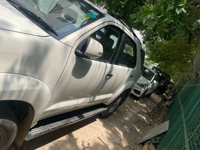 https://images10.gaadi.com/usedgaadi-sellcar/UsedCar/f5cb1919a/851e3e93-8137-470d-a3b5-6ceae4d29c95.jpeg?imwidth=6402