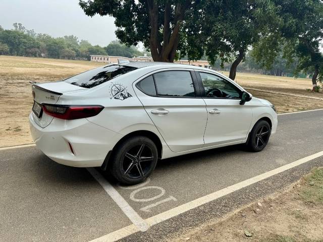 https://images10.gaadi.com/usedgaadi-sellcar/UsedCar/f5cb1aeba/4d642413-e759-4778-b4ca-6390a4af708d.jpeg?imwidth=6401