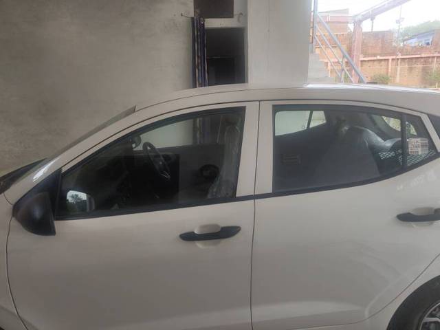 https://images10.gaadi.com/usedgaadi-sellcar/UsedCar/f5cb223ea/b025a613-f4eb-432c-a0ad-2a261660224f.jpg?imwidth=6402